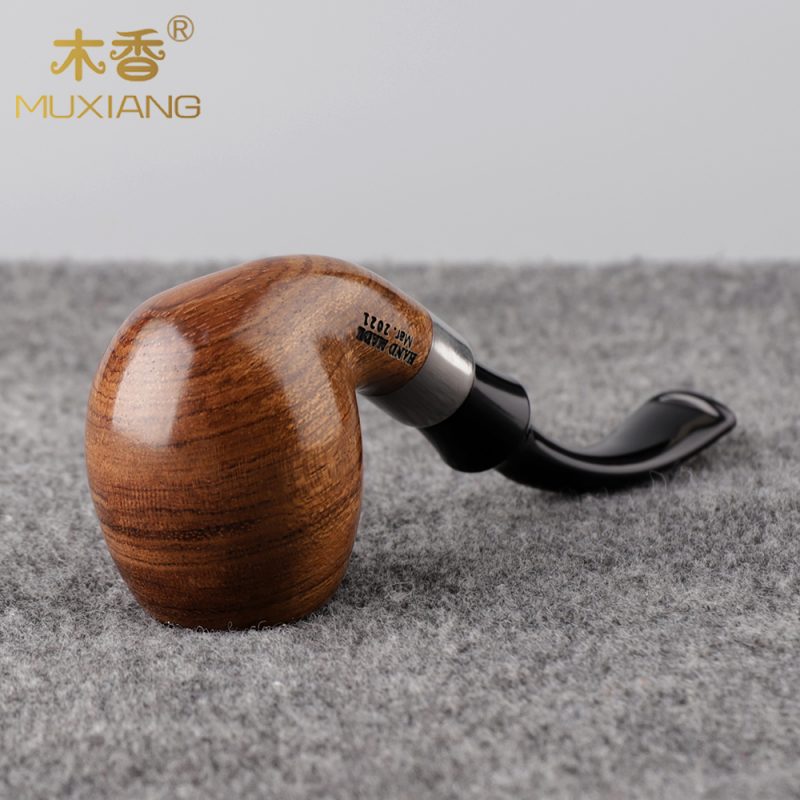 curved wood tobacco pipe
