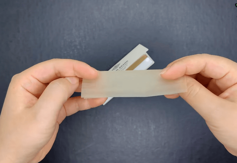 Different types of cigarette paper and their specific characteristics